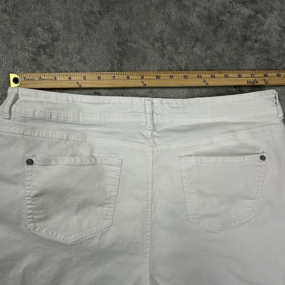 C Established‎ 1946 Women's White Shorts Size 20W Stretch - Picture 6 of 8